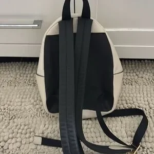 Coach | Bags | Coach Ivory Leather Backpack With Gold  display picture 2